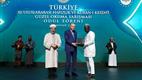 11. Uluslararası Kur’an-ı Kerim’i Güzel Okuma Yarışması’nda dereceye girenler, ödüllerini Cumhurbaşkanımız Erdoğan’ın elinden aldı